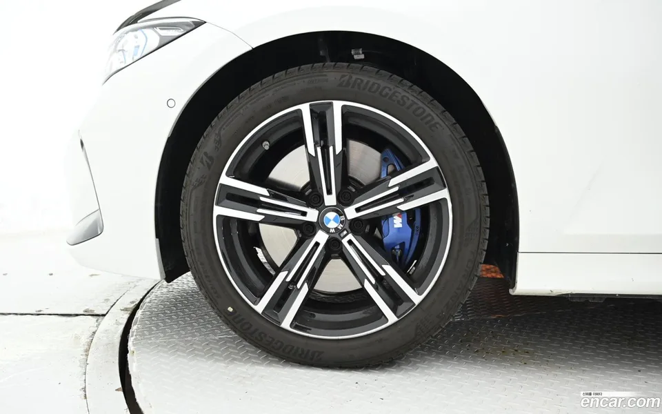 BMW 3 Series 320i M 2025 — миниатюра 2