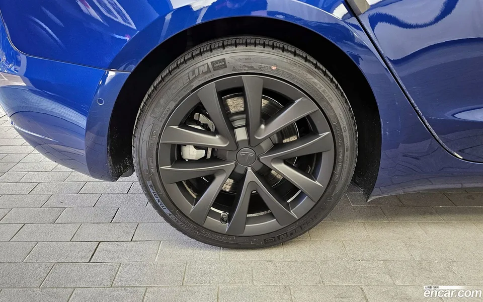 Tesla Model 3 AWD 2022 — миниатюра 2