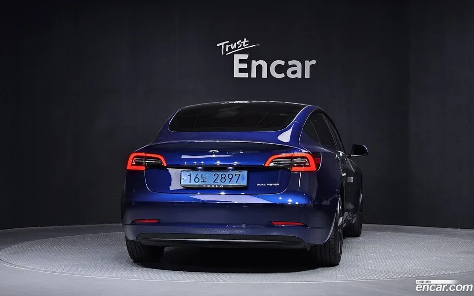 Tesla Model 3 AWD 2022 — миниатюра 4