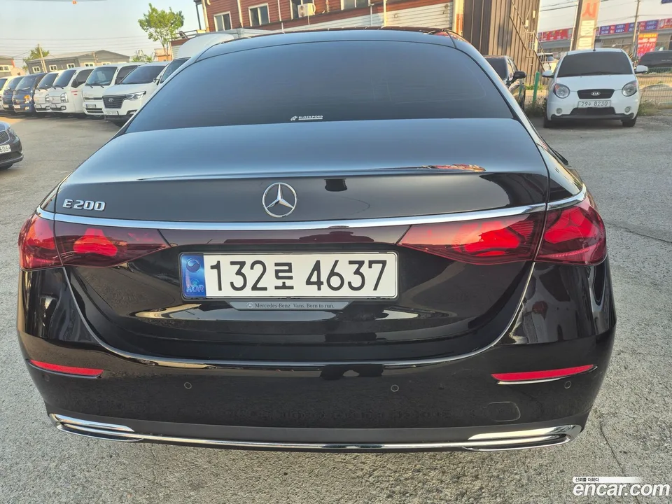 Mercedes-Benz E-Class E350e 4MATIC 2024 — миниатюра 4
