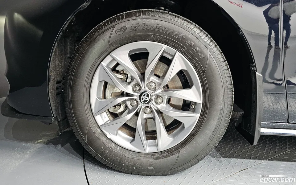 Toyota Sienna 2.5 AWD 2023 — миниатюра 5