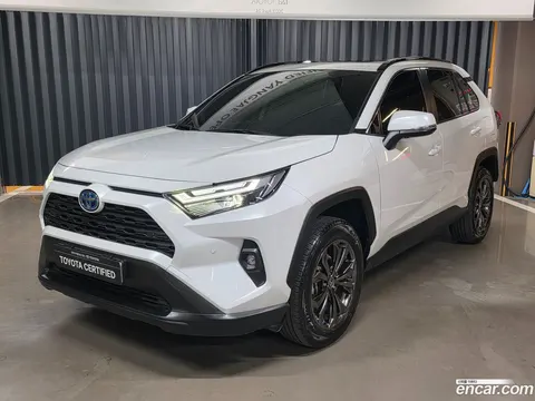Toyota RAV4 2024 купить в Москве