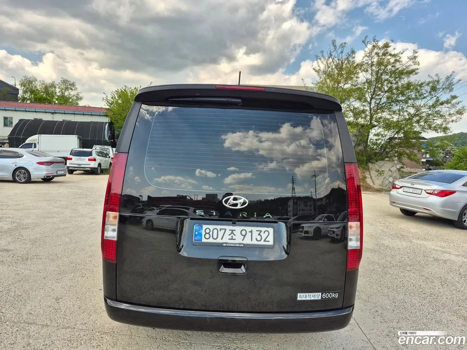 Hyundai Staria 5 2023 — миниатюра 4