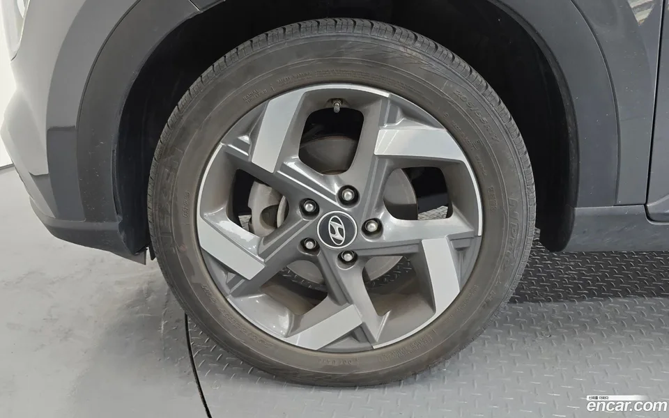 Hyundai Venue 1.6 2023 — миниатюра 2