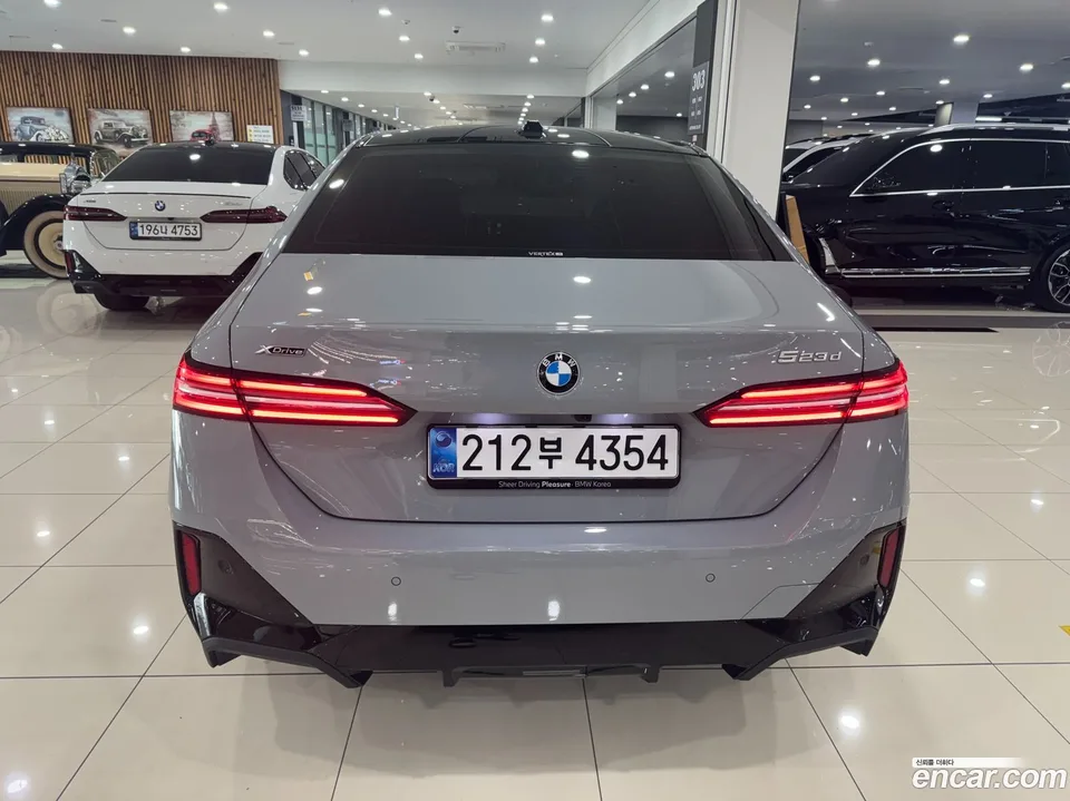 BMW 5 Series 523d xDrive M 2025 — миниатюра 4