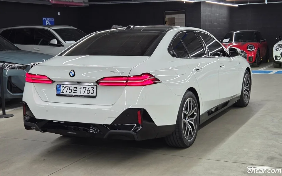 BMW 5 Series 523d M 2025 — миниатюра 2