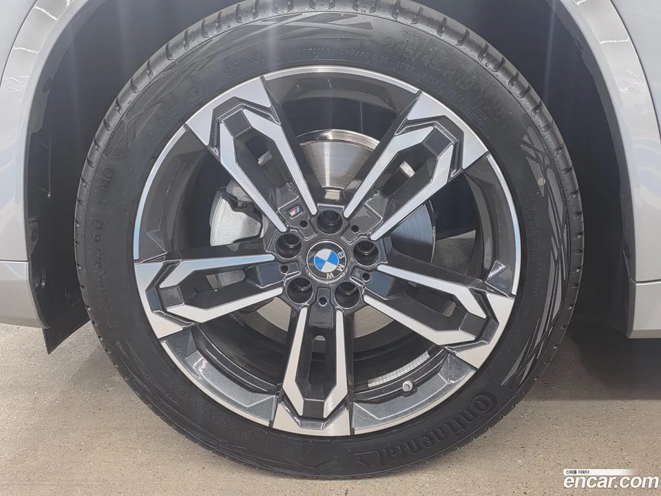 BMW X1 xDrive 20i M 2025 — миниатюра 5