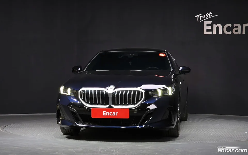 BMW 5 Series 530i xDrive M 2024 — миниатюра 3