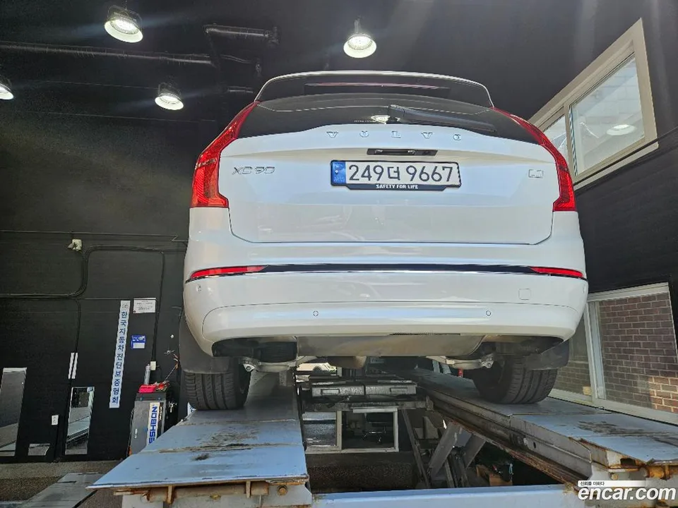 Volvo XC90 T8 2024 — миниатюра 2