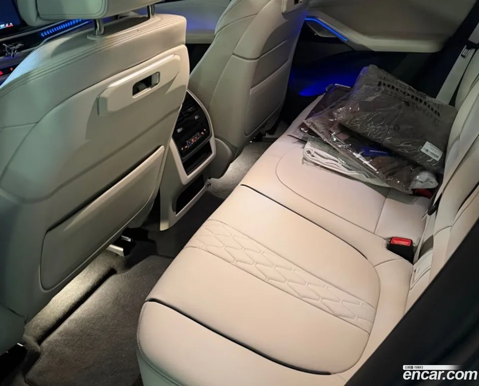 BMW X6 xDrive40i M 2025 — миниатюра 2
