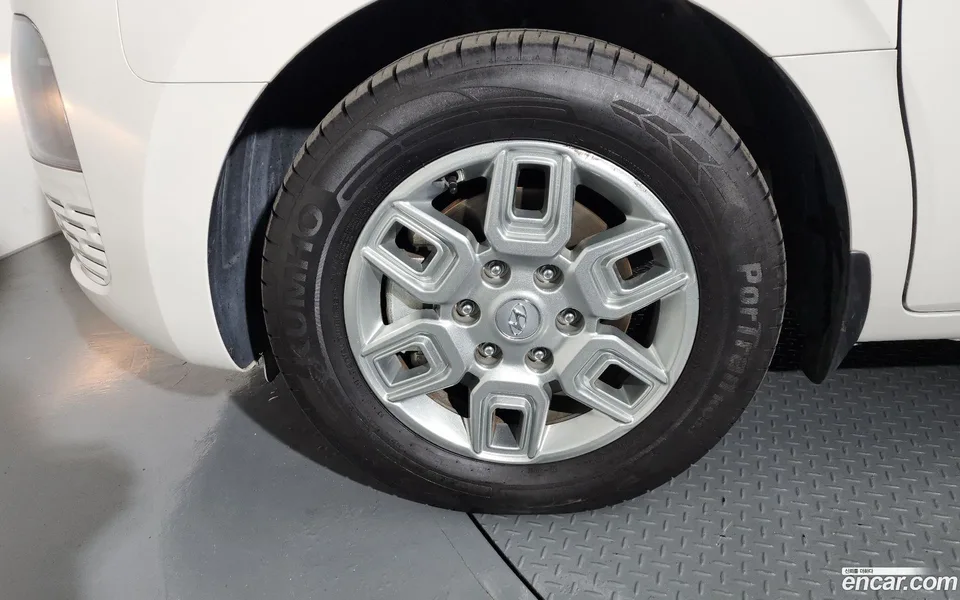 Hyundai Staria 11 2024 — миниатюра 2
