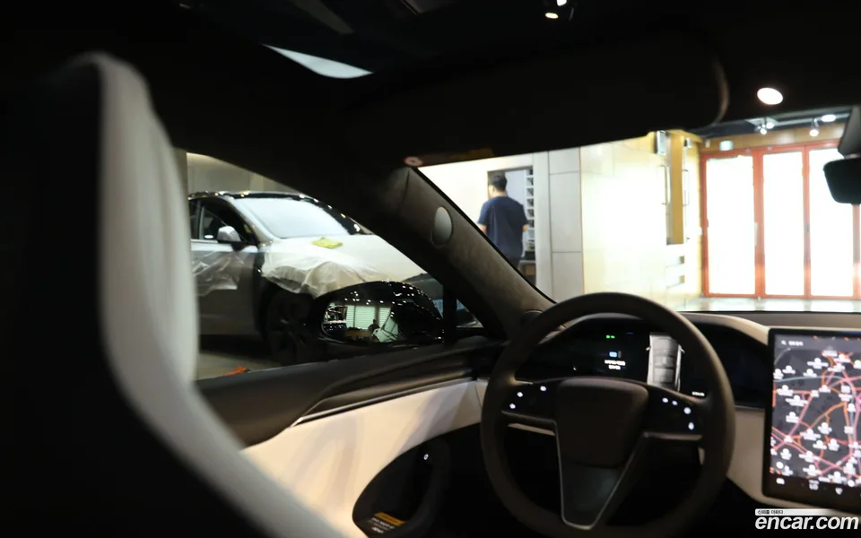 Tesla Model S 2024 — миниатюра 4