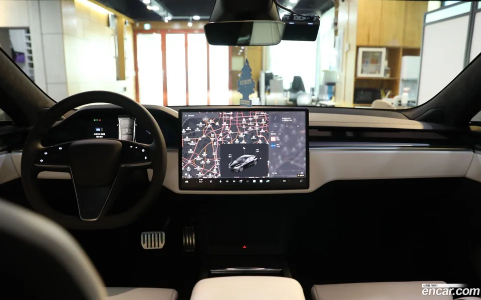 Tesla Model S 2024 — миниатюра 5