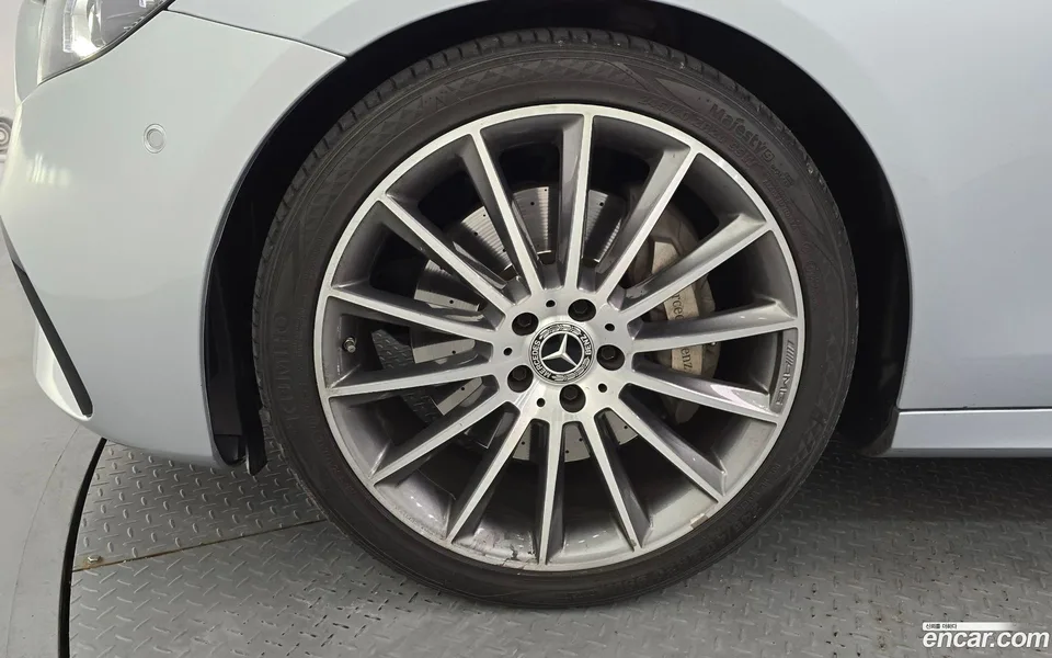 Mercedes-Benz E-Class E350 4MATIC AMG Line 2022 — миниатюра 2