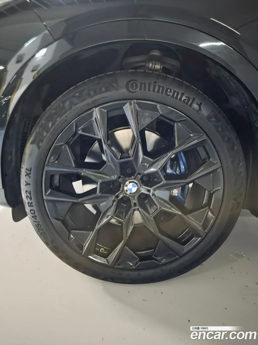 BMW X7 xDrive 40i M 6 2023 — миниатюра 2