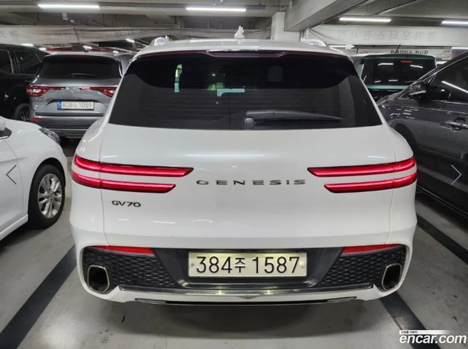 Genesis GV70 2.5T 2WD 2023 — миниатюра 3