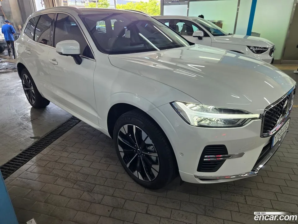 Volvo XC60 T8 2025 — миниатюра 4