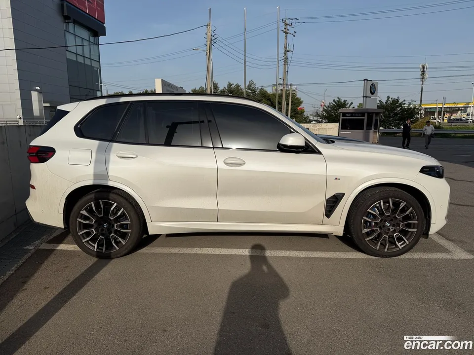 BMW X5 xDrive 40i M 2025 — миниатюра 4