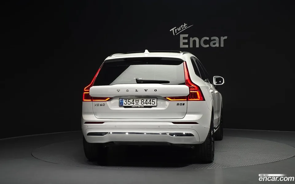 Volvo XC60 B5 2023 — миниатюра 4