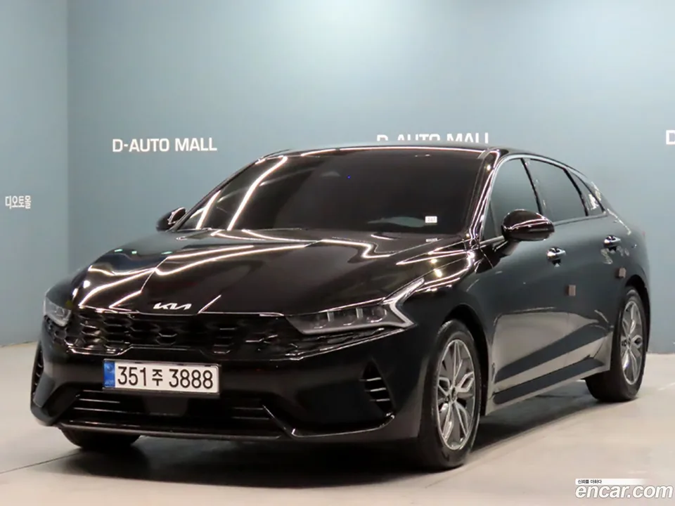 Kia K5 Hybrid 2023 — фото 1, купить с доставкой в Москву
