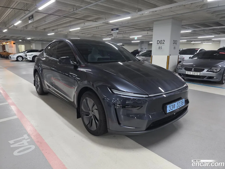 Tesla Model Y RWD 2025 — миниатюра 3