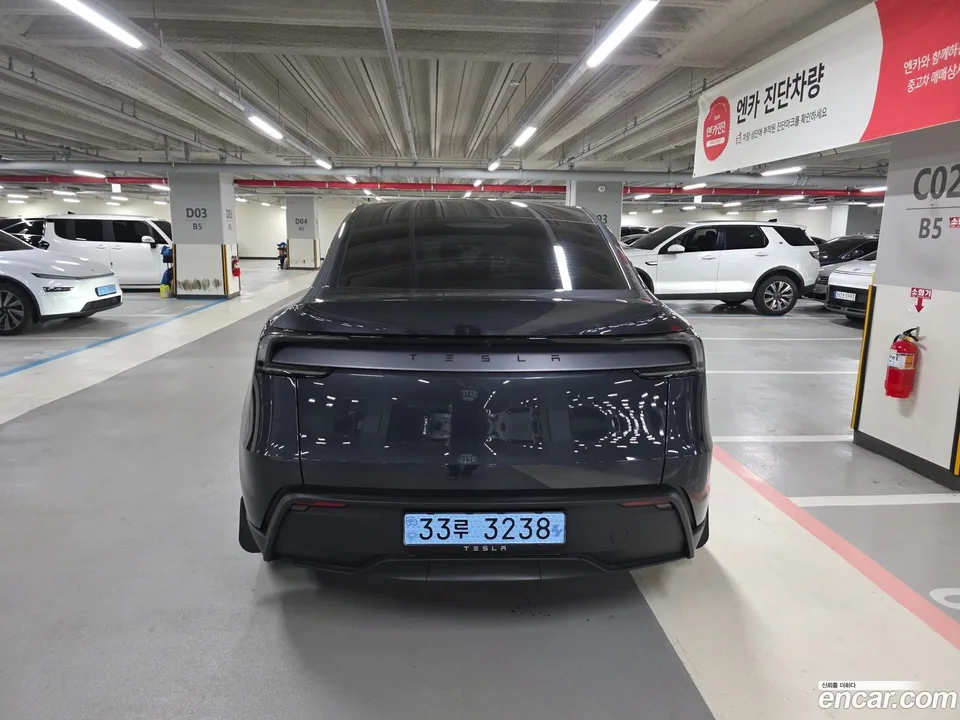 Tesla Model Y RWD 2025 — миниатюра 4