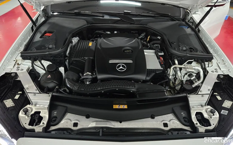 Mercedes-Benz E-Class E250 2022 — миниатюра 2