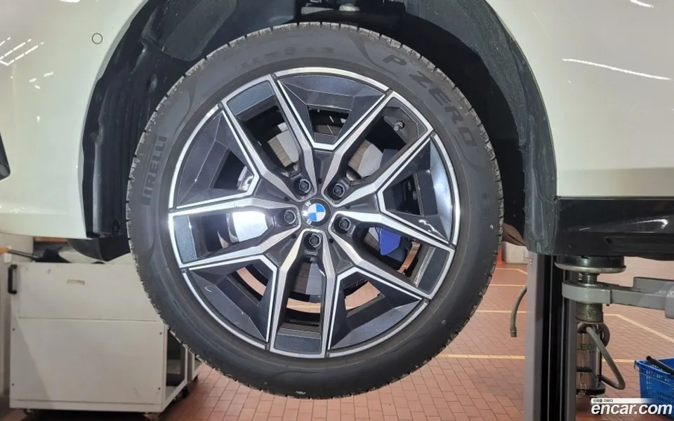BMW 5 Series 523d M 2025 — миниатюра 2