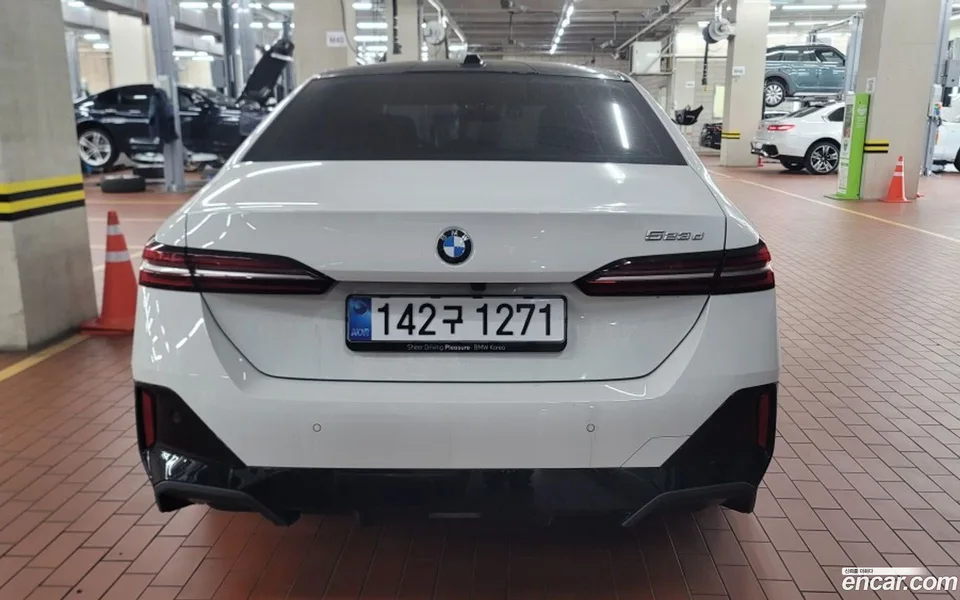 BMW 5 Series 523d M 2025 — миниатюра 4