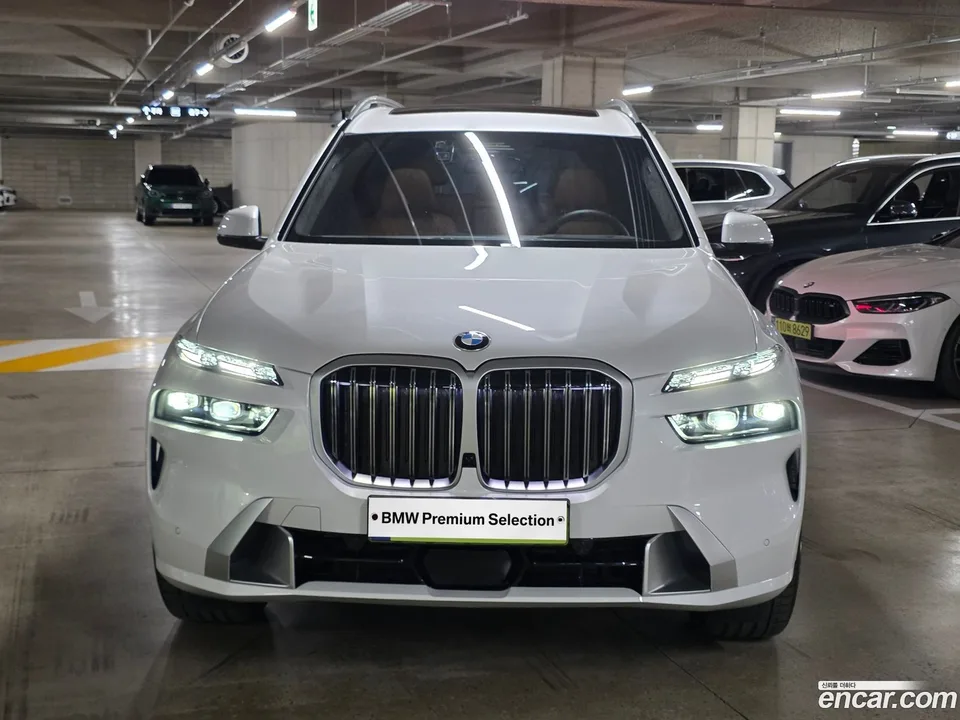 BMW X7 xDrive 40i 7 2025 — миниатюра 3