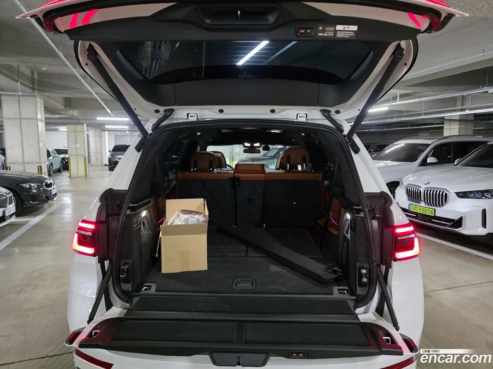 BMW X7 xDrive 40i 7 2025 — миниатюра 4