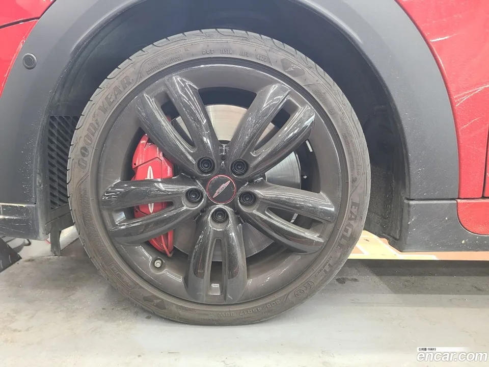 MINI Cooper S Convertible JCW 2024 — миниатюра 2