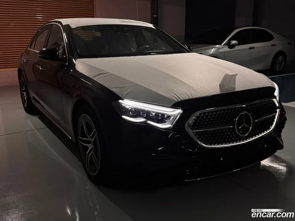 Mercedes-Benz E-Class E300 4MATIC AMG Line 2026 — миниатюра 2