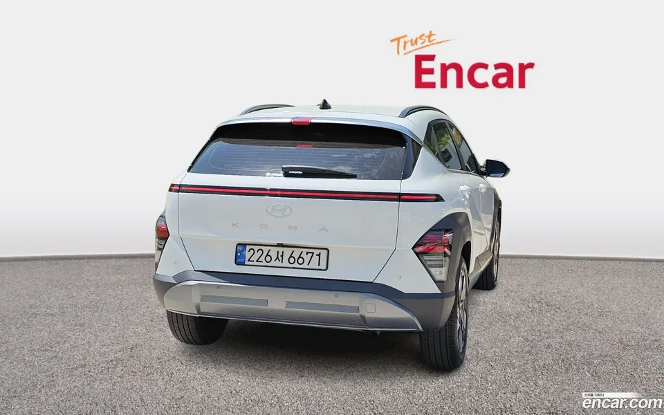 Hyundai Kona Hybrid 2023 — миниатюра 4