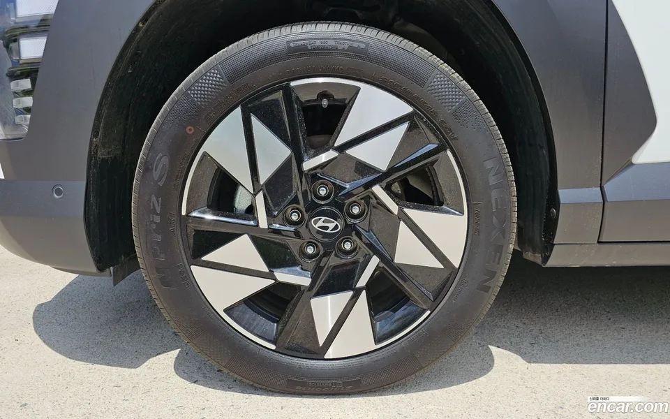 Hyundai Kona Hybrid 2023 — миниатюра 5