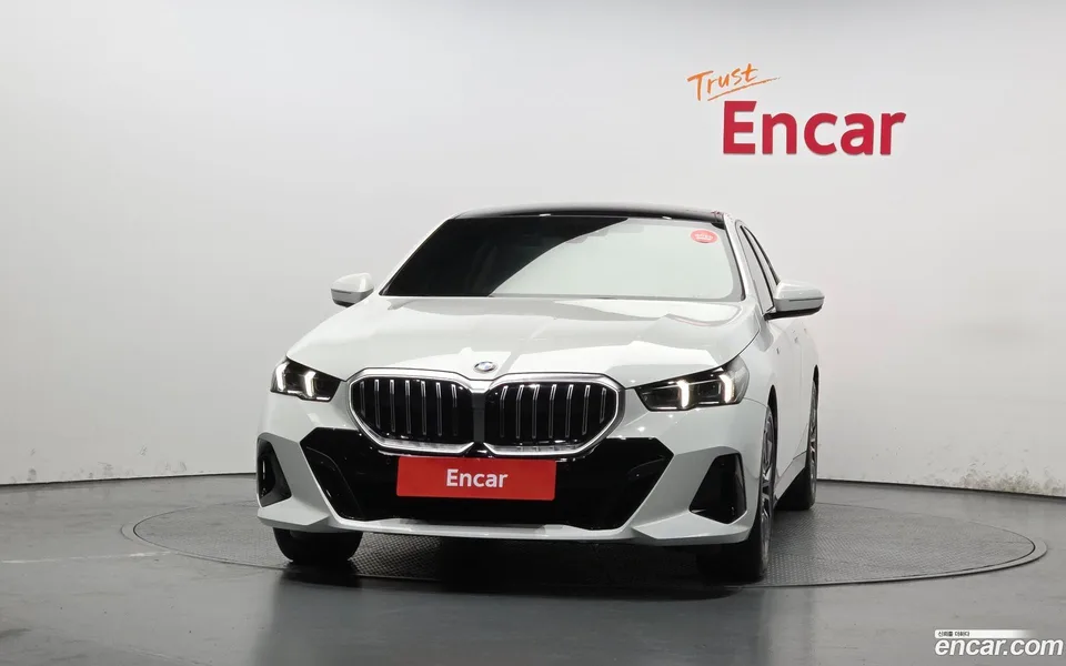 BMW 5 Series 520i M 2025 — миниатюра 3