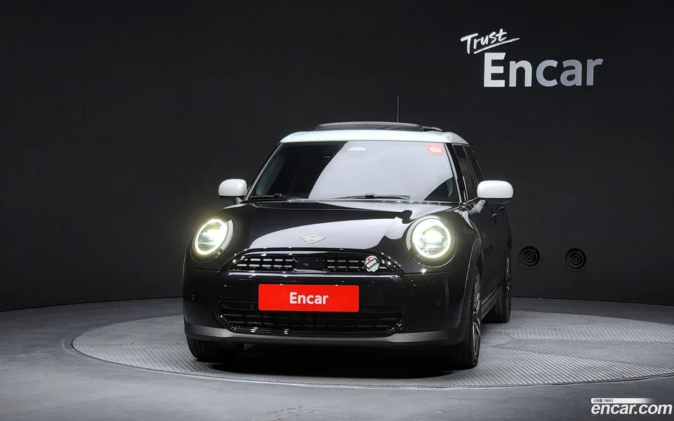 MINI Cooper C 5 2025 — миниатюра 3