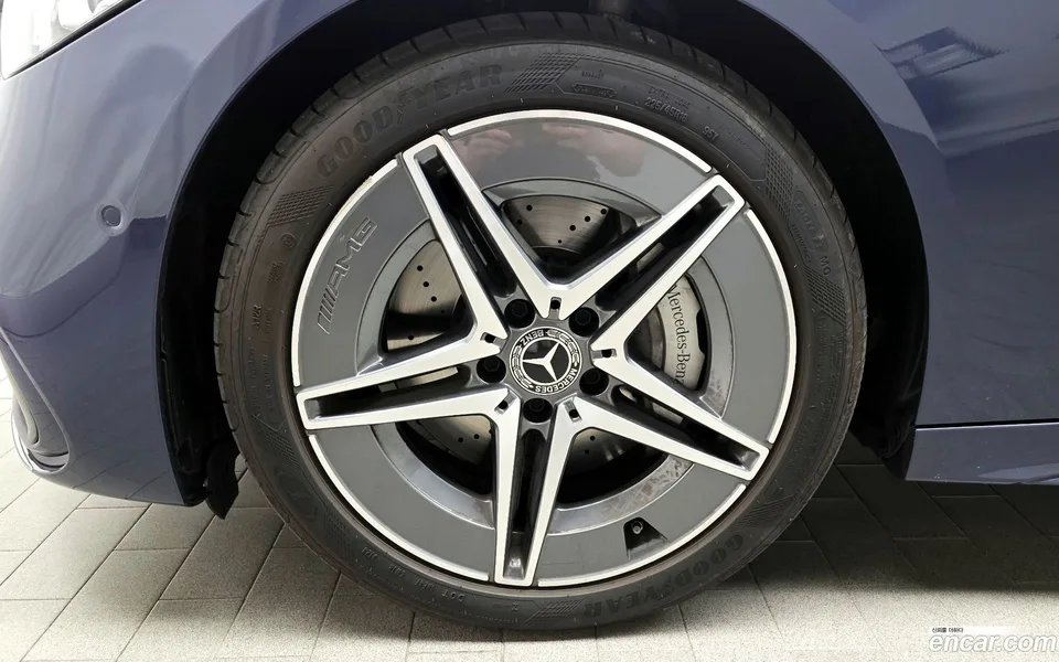 Mercedes-Benz C-Class C200 AMG Line 2025 — миниатюра 2