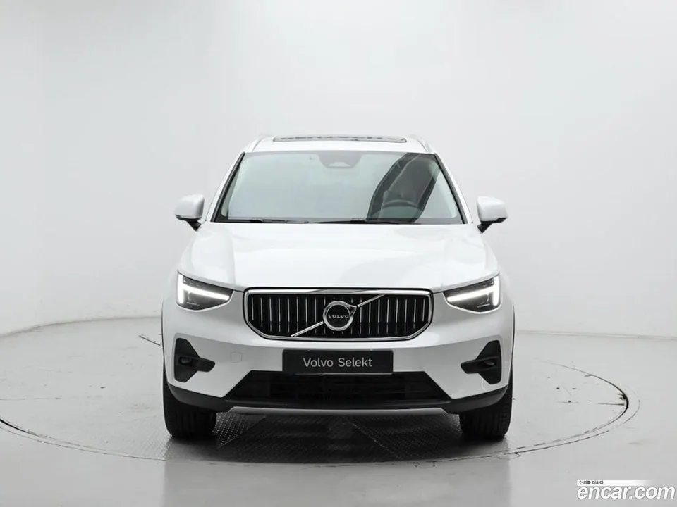 Volvo XC40 B4 2026 — миниатюра 3