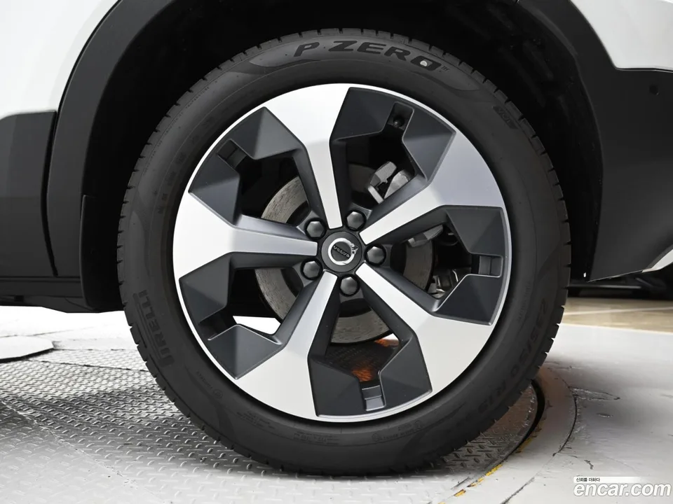 Volvo XC40 B4 2026 — миниатюра 5