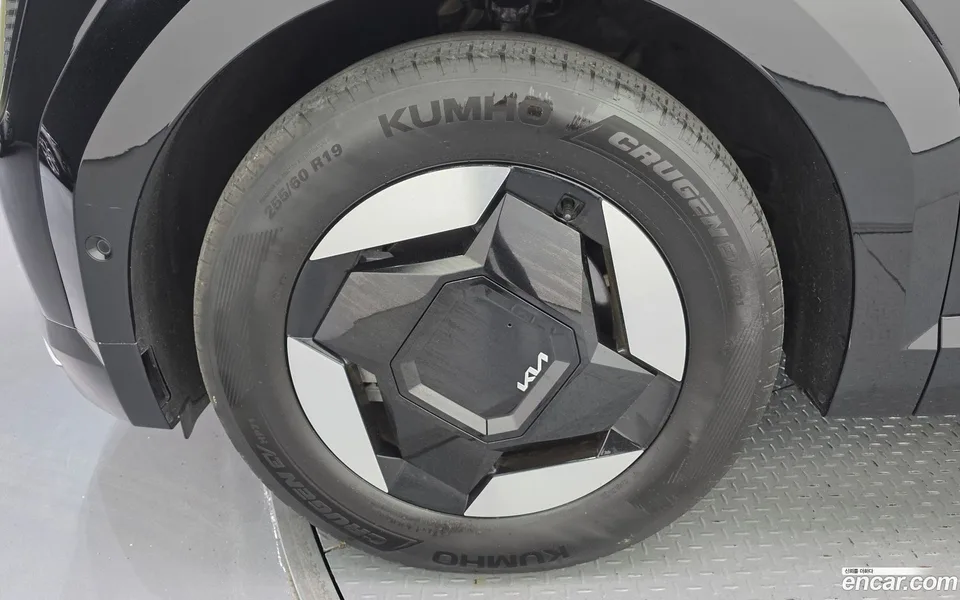 Kia EV9 4WD 2023 — миниатюра 2
