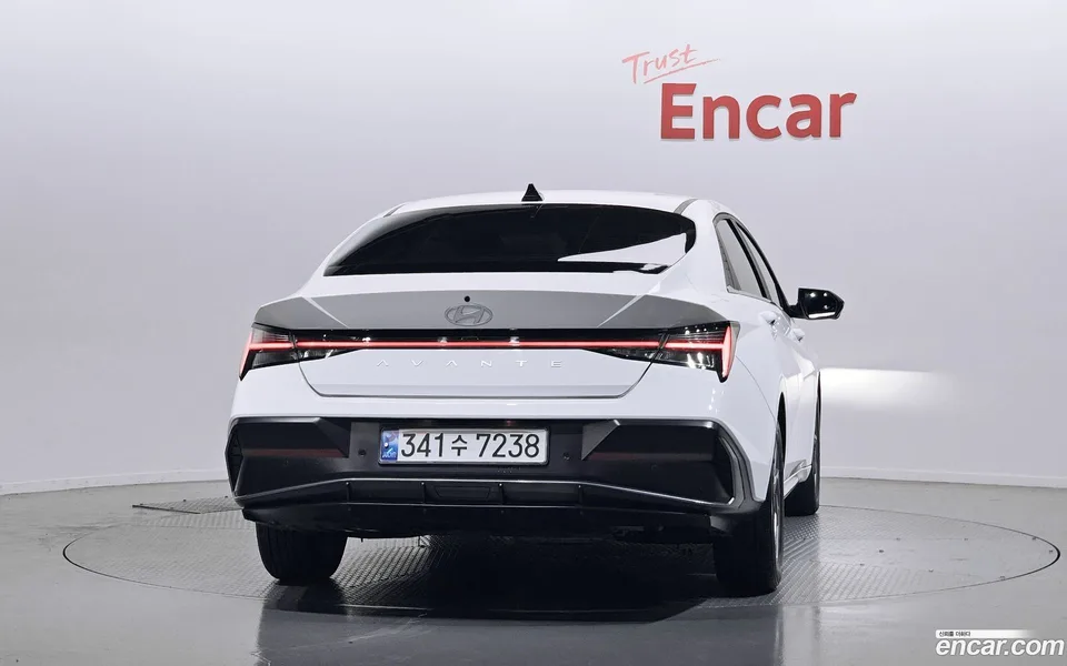 Hyundai Avante CN7 Hybrid 2024 — миниатюра 4