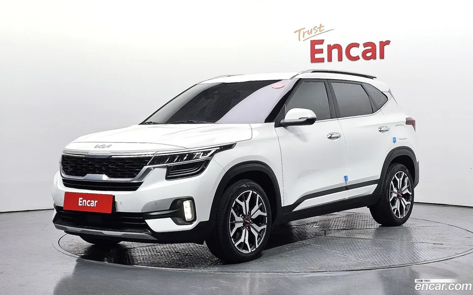 Kia Seltos 1.6 2WD 2022 — фото 1, купить с доставкой в Москву