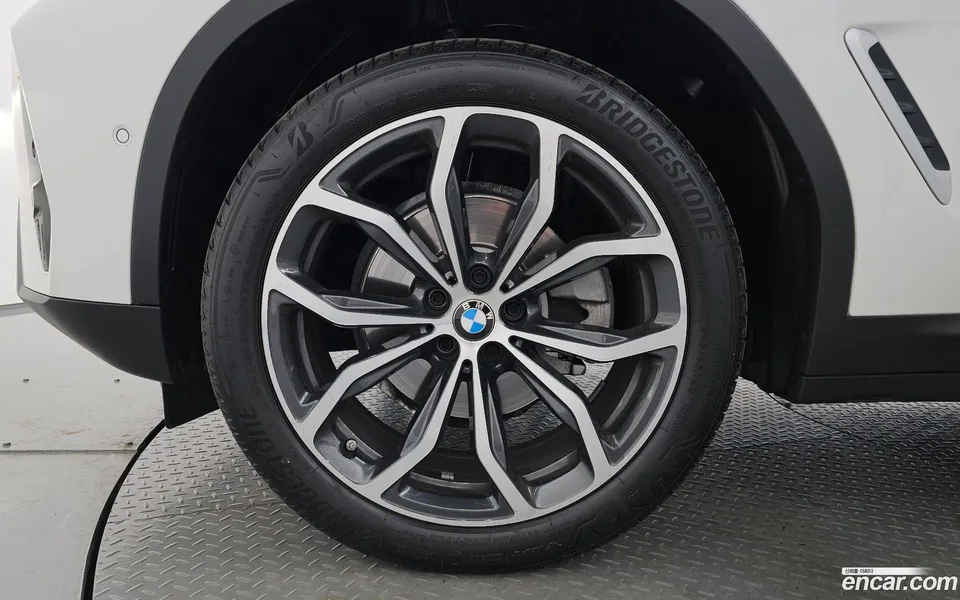 BMW X4 xDrive20i xLine 2025 — миниатюра 2