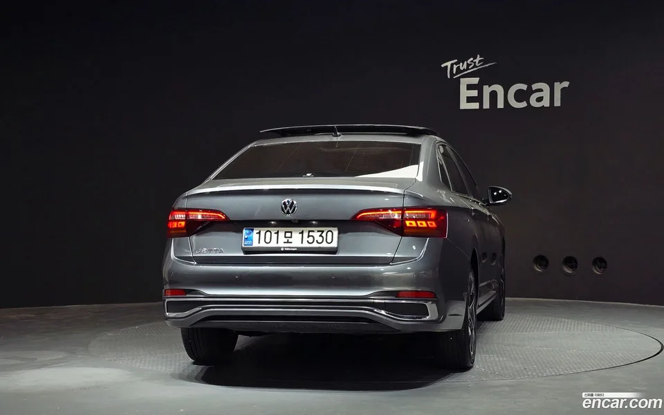 Volkswagen Jetta 1.5 TSI 2023 — миниатюра 4