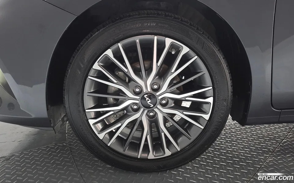 Kia K3 1.6 2023 — миниатюра 2