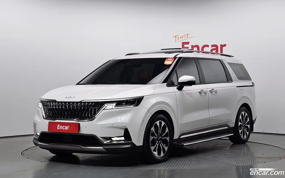 Kia Carnival 7 2023 — фото 1, купить с доставкой в Москву