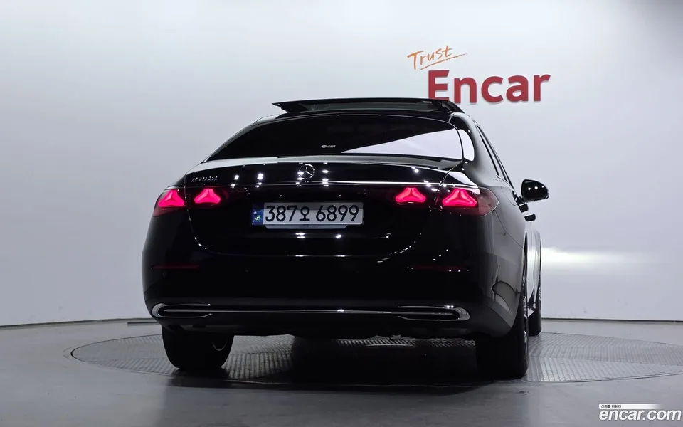 Mercedes-Benz E-Class E200 2024 — миниатюра 4