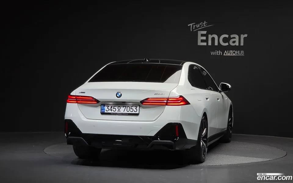 BMW 5 Series 530i xDrive M 2024 — миниатюра 4