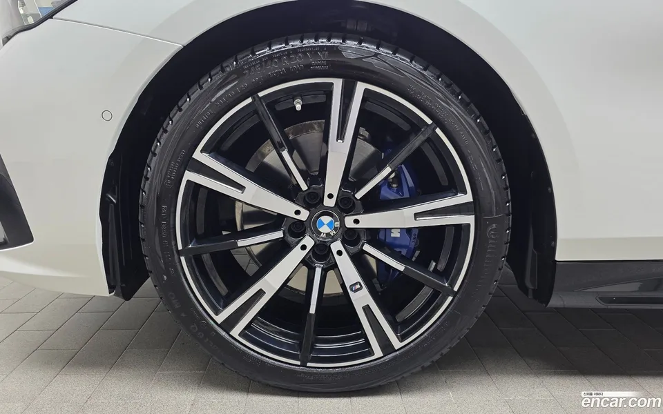 BMW 5 Series 530i xDrive M 2024 — миниатюра 5